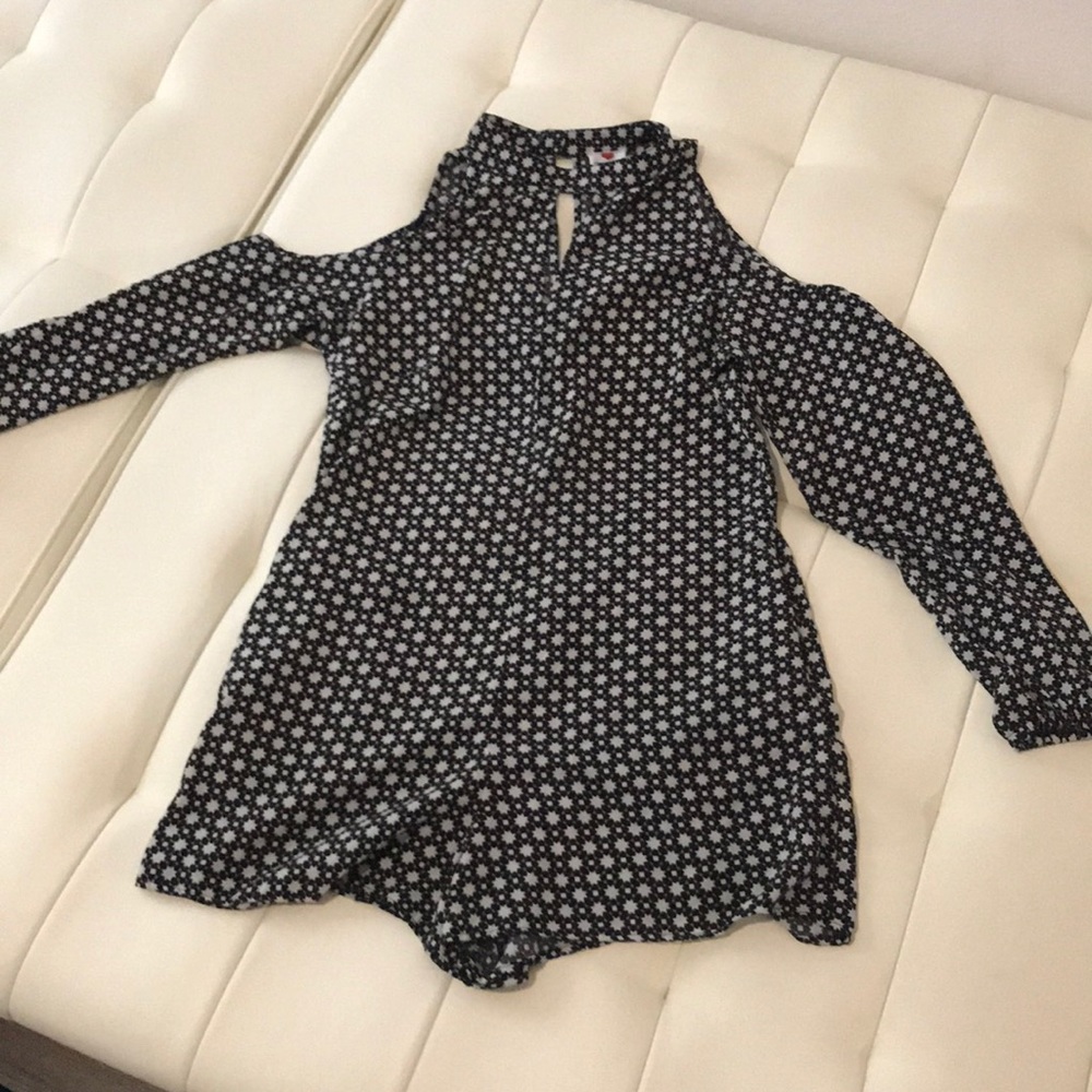 💙cut out shoulder romper